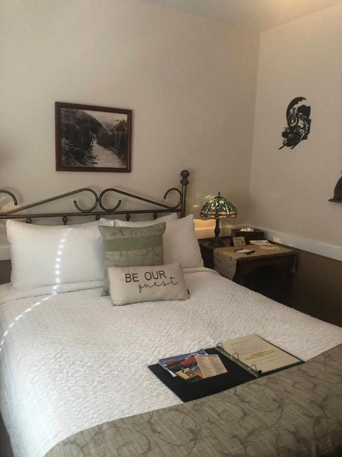 The Bent Elbow Hotel Silverton  Kültér fotó